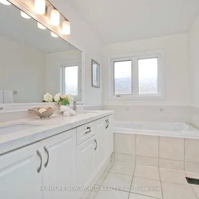 16,&nbsp;Venture, Rouge Woods, Richmond Hill