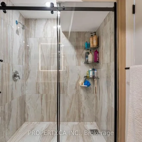 Premium freehold home for sale: 72, Devonsleigh, Devonsleigh, Richmond Hill
