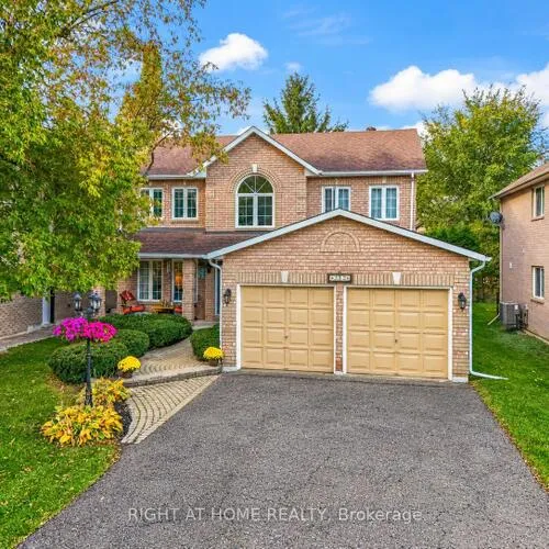 Premium freehold home for sale: 212, Olde Bayview, Oak Ridges Lake Wilcox, Richmond Hill