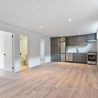 48,&nbsp;Lanark, Oakwood Village, Toronto