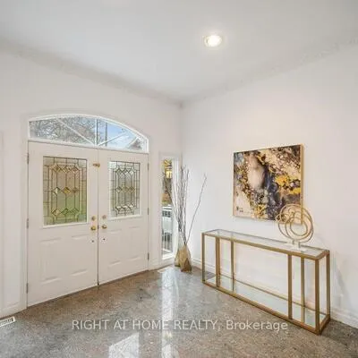 260,&nbsp;Byng, Willowdale East, Toronto