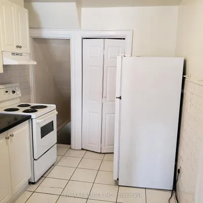118,&nbsp;Bude, Oakwood Village, Toronto