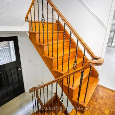 122,&nbsp;Lisgar, Little Portugal, Toronto