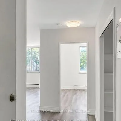 18,&nbsp;Kenrae, Leaside, Toronto