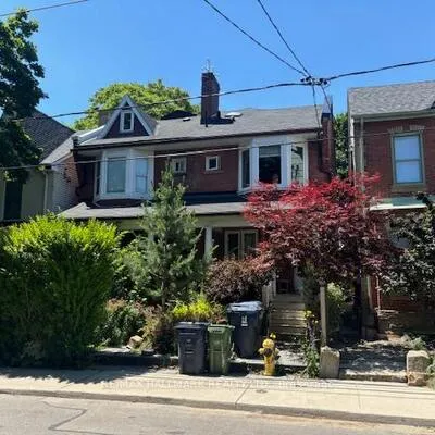 176, Lippincott, University, Toronto