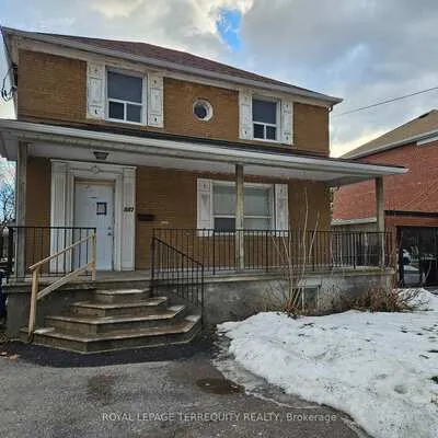 557,&nbsp;Lawrence, Englemount-Lawrence, Toronto