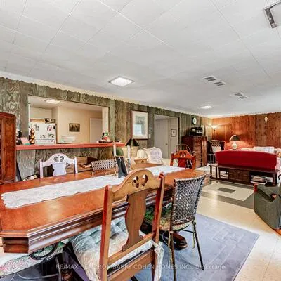200,&nbsp;Cortleigh, Lawrence Park South, Toronto