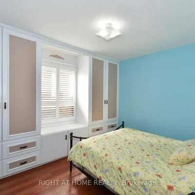 23, Amherst, Oakwood Village, Toronto