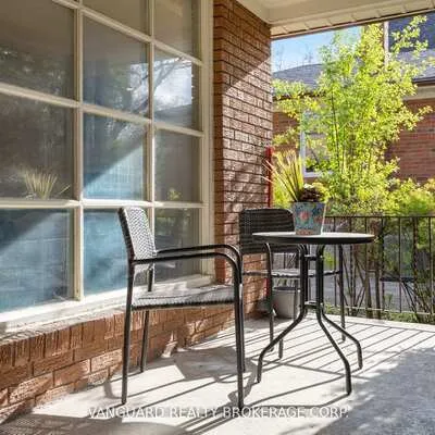 73,&nbsp;Centre, Willowdale East, Toronto