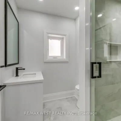 1190, Ossington, Wychwood, Toronto