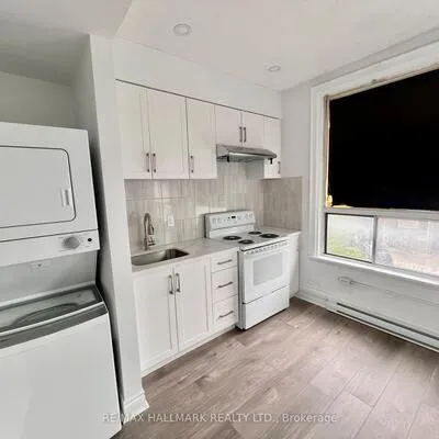 454,&nbsp;Bloor, Annex, Toronto