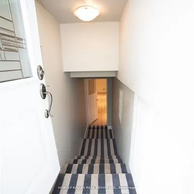 550,&nbsp;Glencairn, Englemount-Lawrence, Toronto
