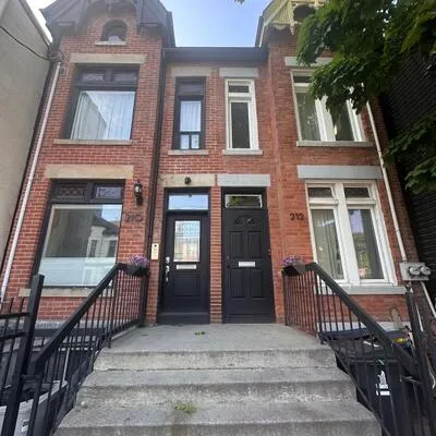 212,&nbsp;Gerrard, Cabbagetown-South St. James Town, Toronto