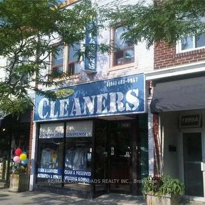 2001,&nbsp;Yonge, Mount Pleasant West, Toronto