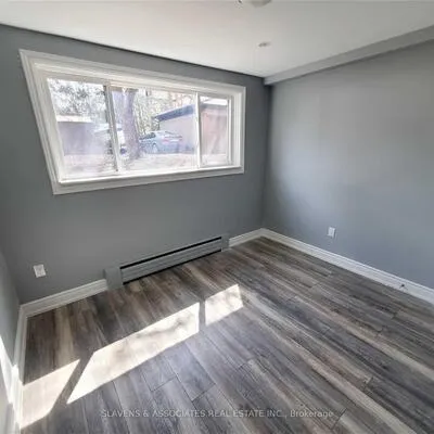 19,&nbsp;Charlemagne, Willowdale East, Toronto