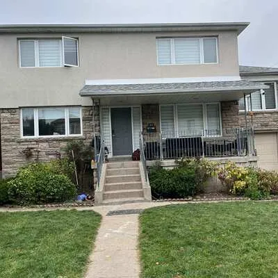 98,&nbsp;Frontenac, Bedford Park-Nortown, Toronto