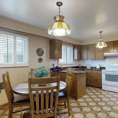 23,&nbsp;St. Paschal, Newtonbrook West, Toronto