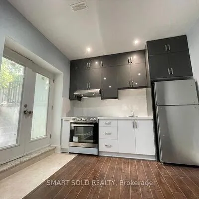 11,&nbsp;lurgan, Willowdale West, Toronto
