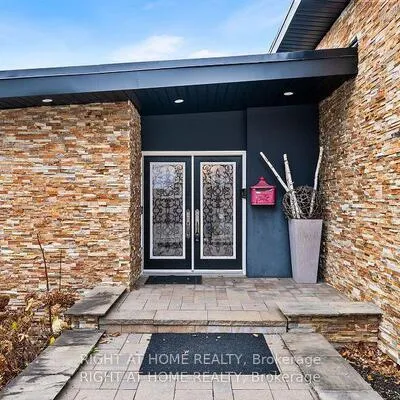 40,&nbsp;Heathview, Bayview Village, Toronto