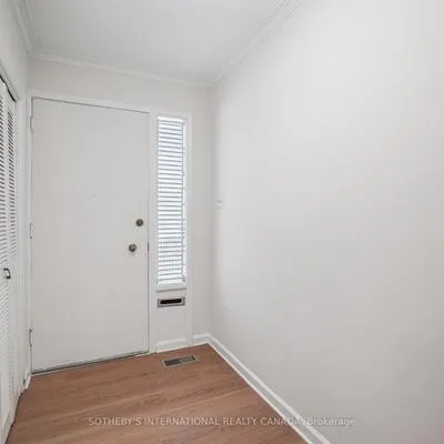 201,&nbsp;Fenn, St. Andrew-Windfields, Toronto