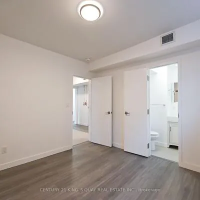 1A,&nbsp;Leonard, Kensington-Chinatown, Toronto