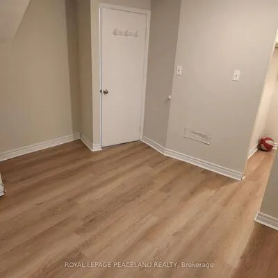 556, Spadina, University, Toronto