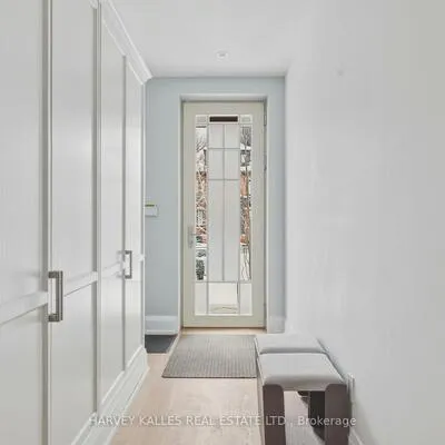 94 B,&nbsp;Admiral, Annex, Toronto