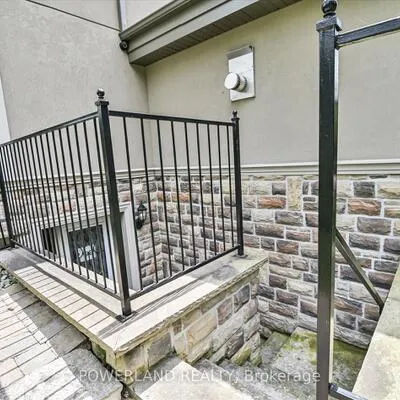 15,&nbsp;Ames, Banbury-Don Mills, Toronto