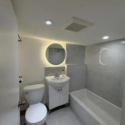 858,&nbsp;Manning, Annex, Toronto