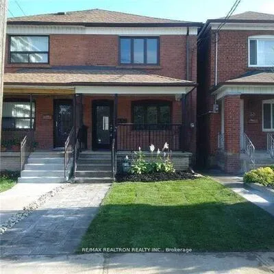 3,&nbsp;Lanark, Oakwood Village, Toronto