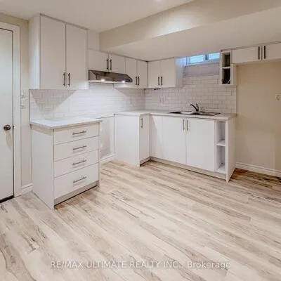 403,&nbsp;Winona, Oakwood Village, Toronto