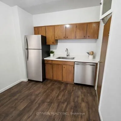 381,&nbsp;Dundas, Moss Park, Toronto