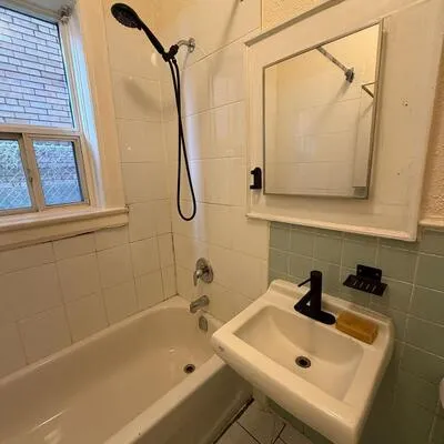 105,&nbsp;Kenwood, Humewood-Cedarvale, Toronto