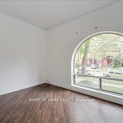 175,&nbsp;Madison, Annex, Toronto