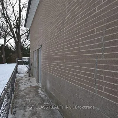 113,&nbsp;Holcolm, Willowdale West, Toronto