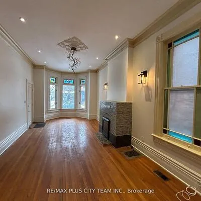 52,&nbsp;Churchill, Trinity-Bellwoods, Toronto