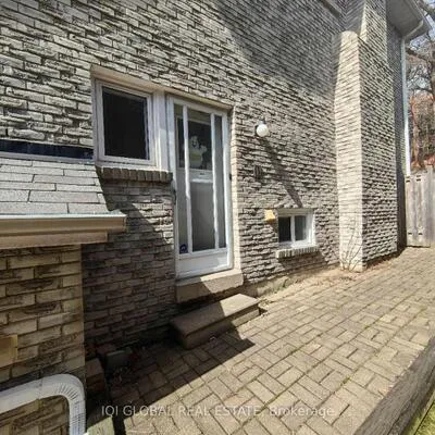 6,&nbsp;Equestrian, Bayview Woods-Steeles, Toronto