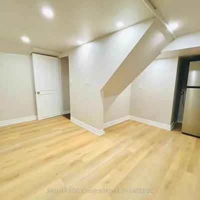 298,&nbsp;EMPRESS, Willowdale East, Toronto