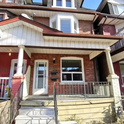 1037,&nbsp;Bathurst, Annex, Toronto