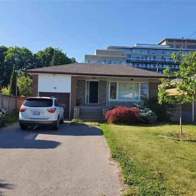 92,&nbsp;Alexis, Clanton Park, Toronto