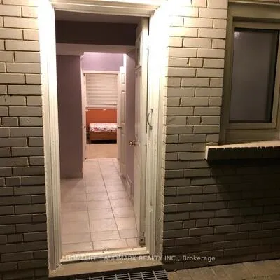 10,&nbsp;Oscar, Bayview Village, Toronto