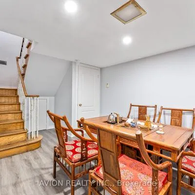61,&nbsp;Alamosa, Bayview Village, Toronto