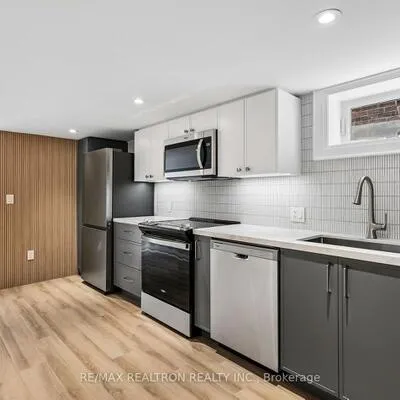 73,&nbsp;Lanark, Oakwood Village, Toronto
