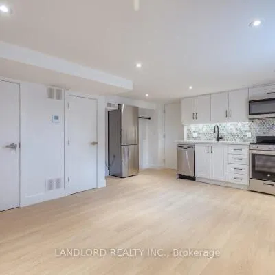429,&nbsp;Brock, Dufferin Grove, Toronto