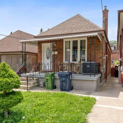 502,&nbsp;Westmount, Oakwood Village, Toronto