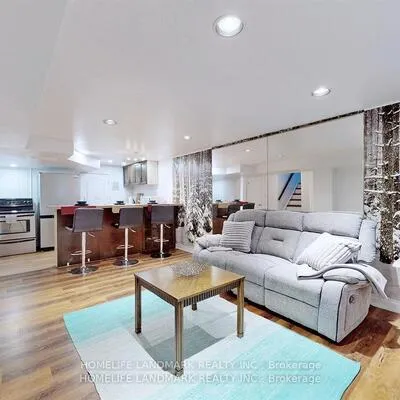 21,&nbsp;Pleasant, Newtonbrook West, Toronto