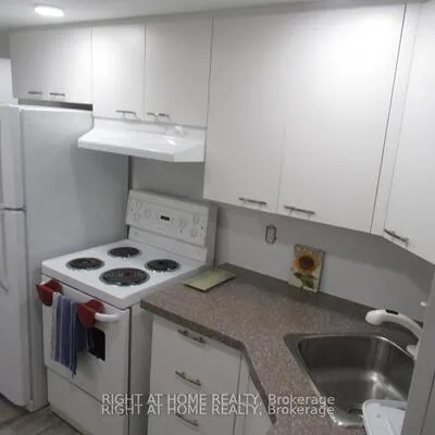 272,&nbsp;Roxton, Palmerston-Little Italy, Toronto