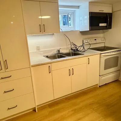 27,&nbsp;Lyndale, Willowdale East, Toronto