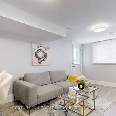 29,&nbsp;Manadon, Newtonbrook West, Toronto
