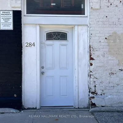 374,&nbsp;Dundas, Moss Park, Toronto
